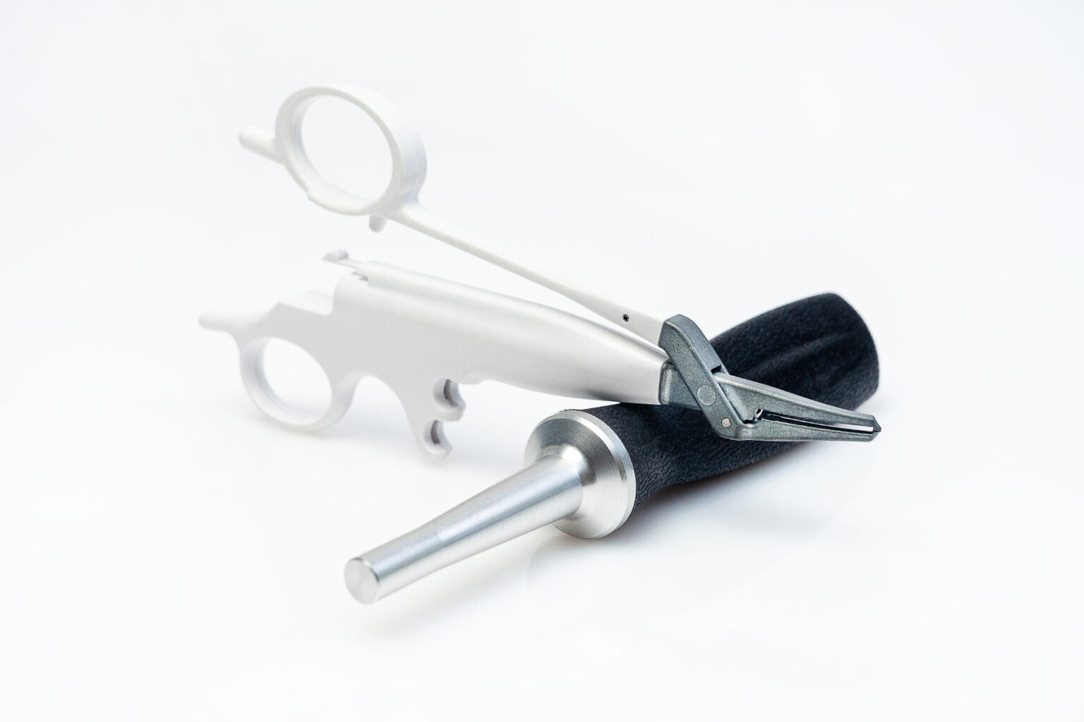Surgical Grip Manufacturing: Commonly Used Materials | Potable Rubber ...